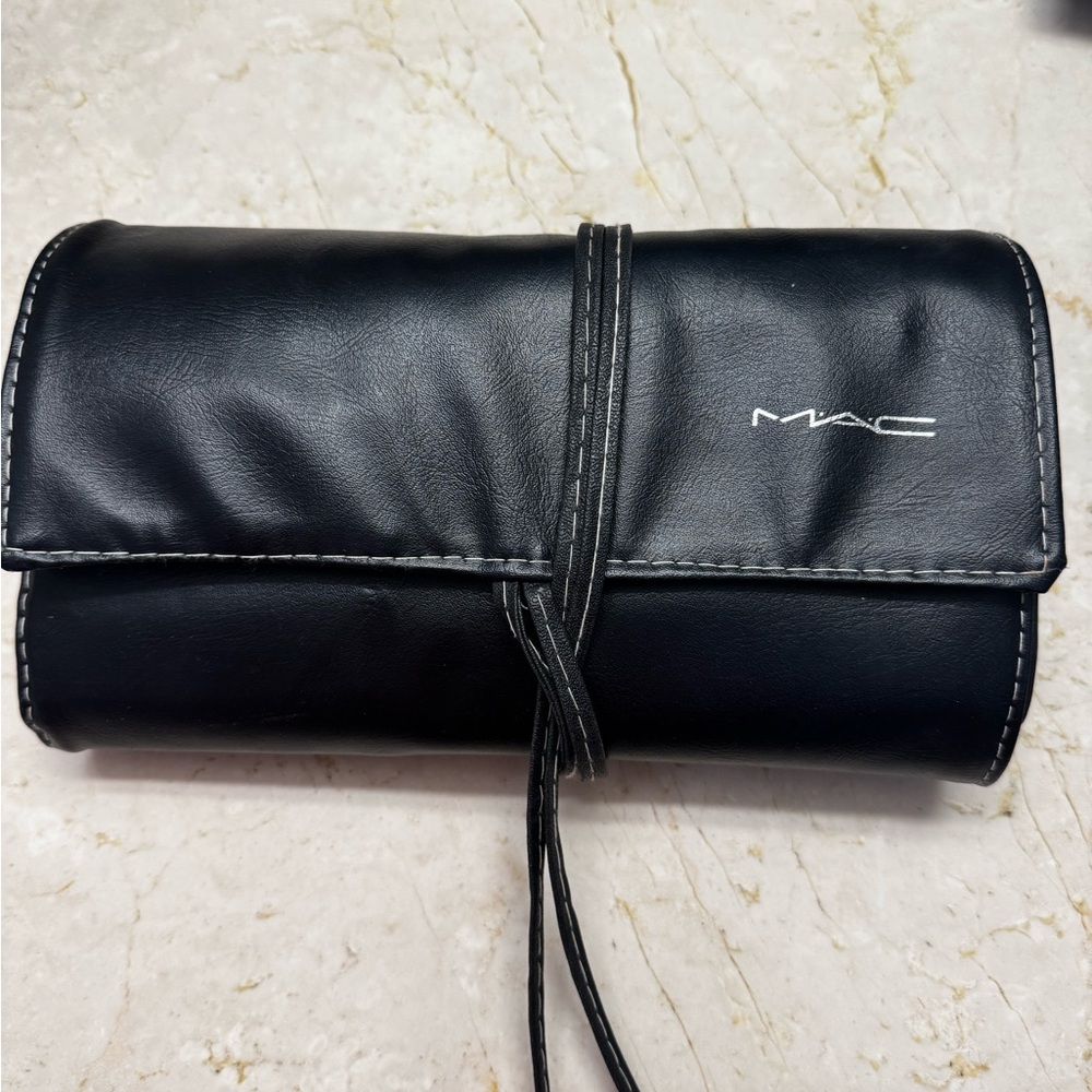MAC Cosmetics Full Brush Set and Carrier